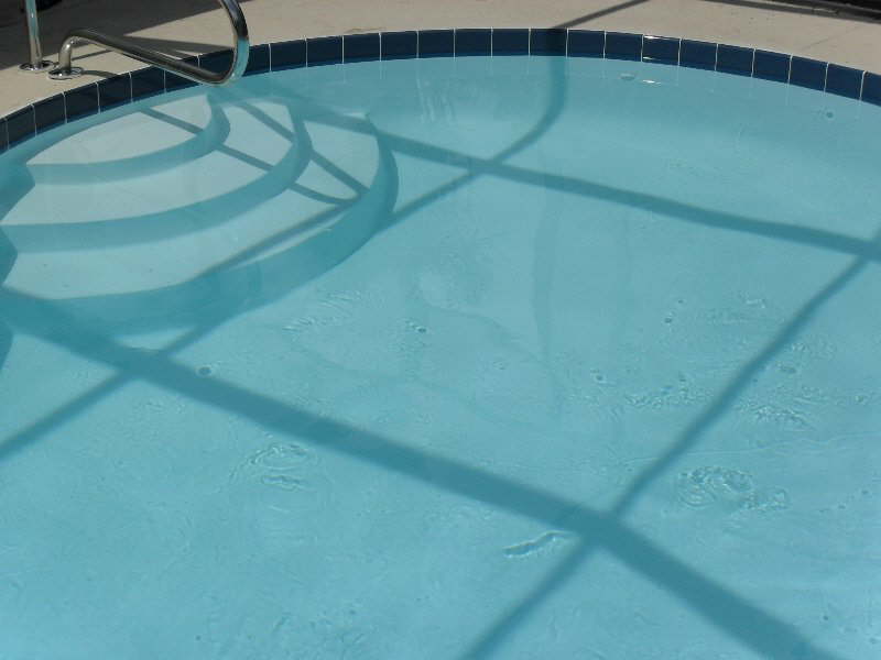 Steps in shallow end